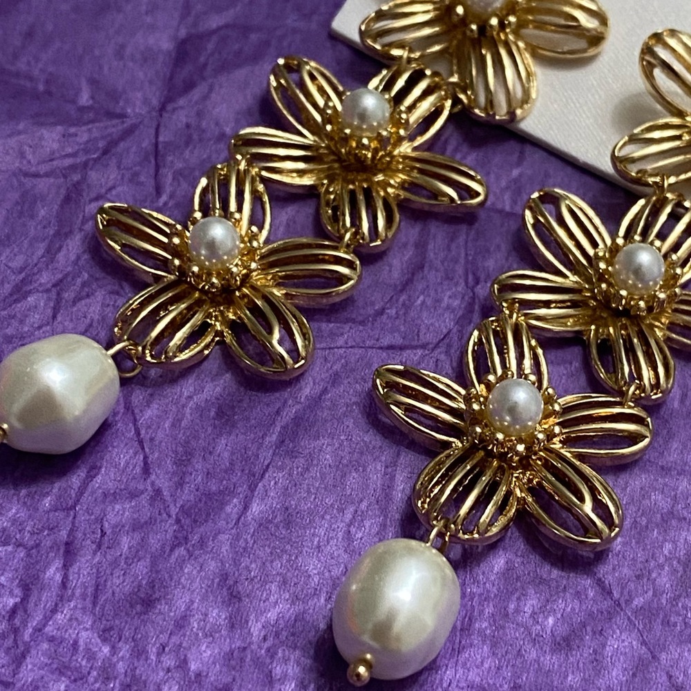 House of Harlow 1960 Gold Tone Pearl Floral Drop Boho Wedding Romantic Earrings - Picture 4 of 5